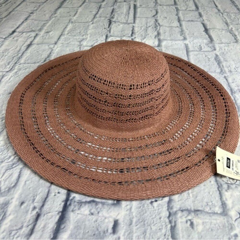 Dusty rose straw hat, beachwear